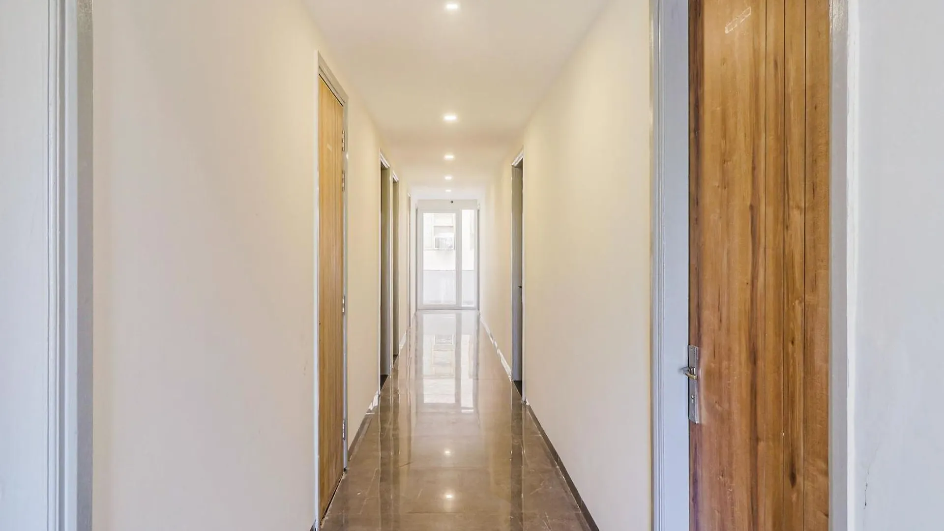 Townhouse Infinity Stays Near Appu Ghar Gurgaon Hotel