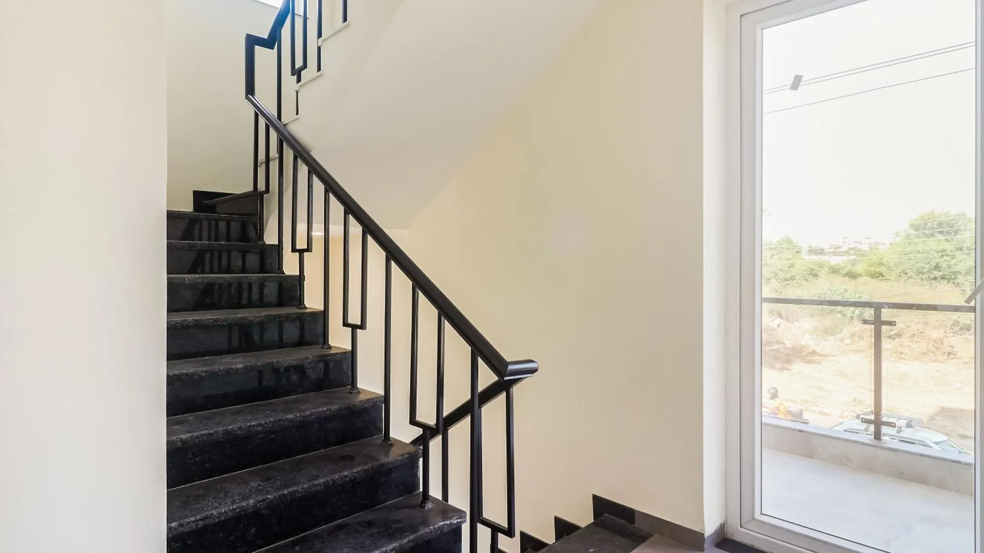 *** Hotel Townhouse Infinity Stays Near Appu Ghar Gurgaon India