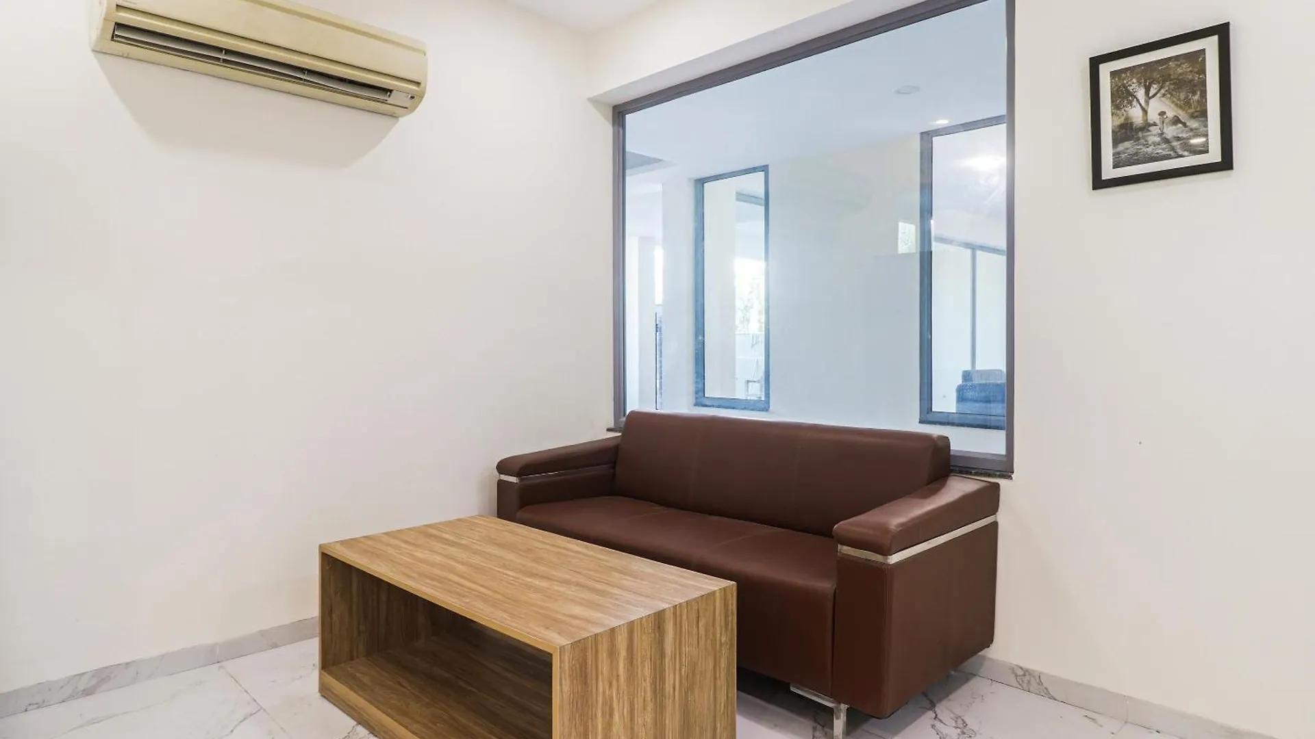 Hotel Townhouse Infinity Stays Near Appu Ghar Gurgaon