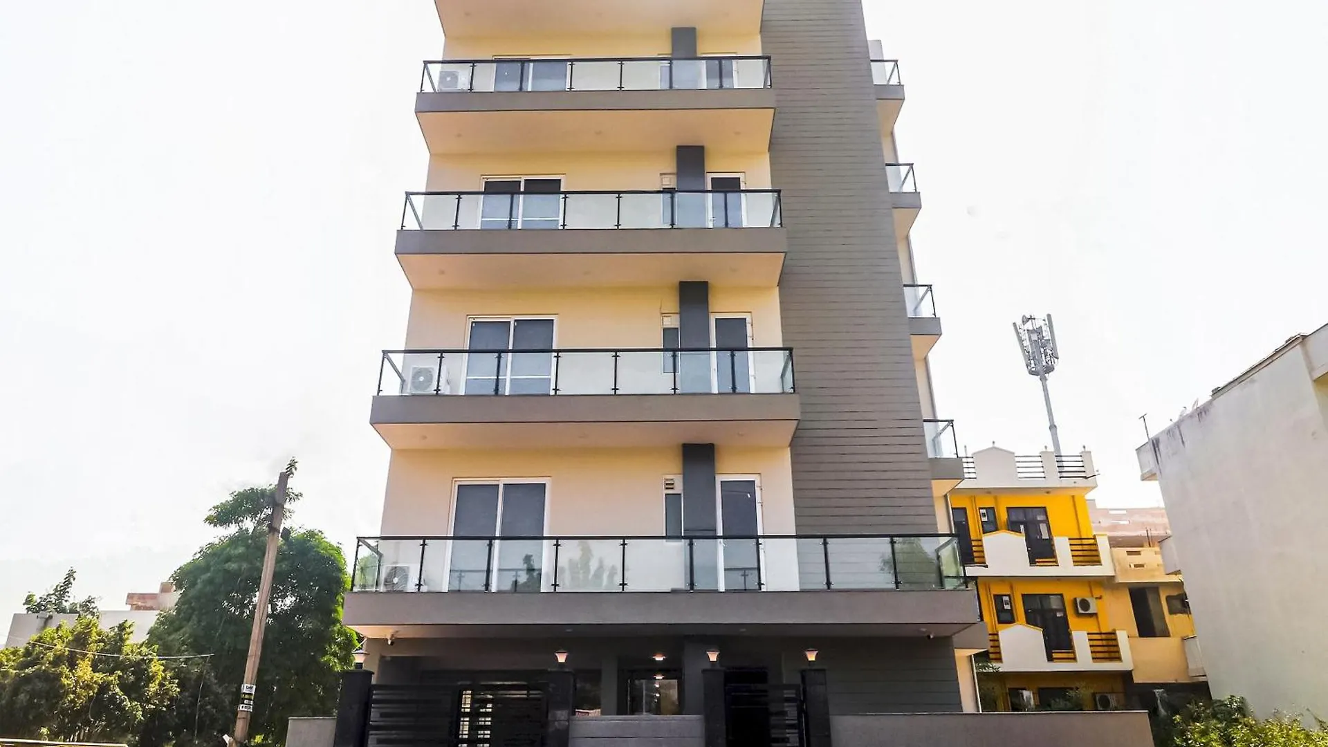 Townhouse Infinity Stays Near Appu Ghar Gurgaon India