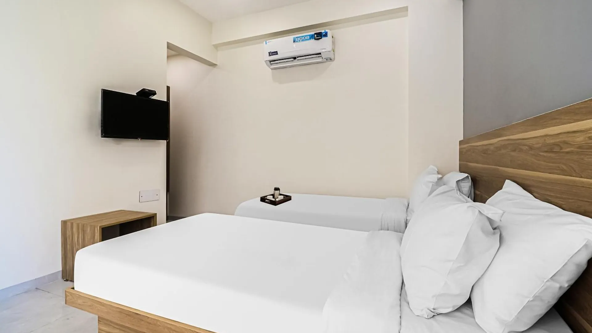 Hotel Townhouse Infinity Stays Near Appu Ghar Gurgaon