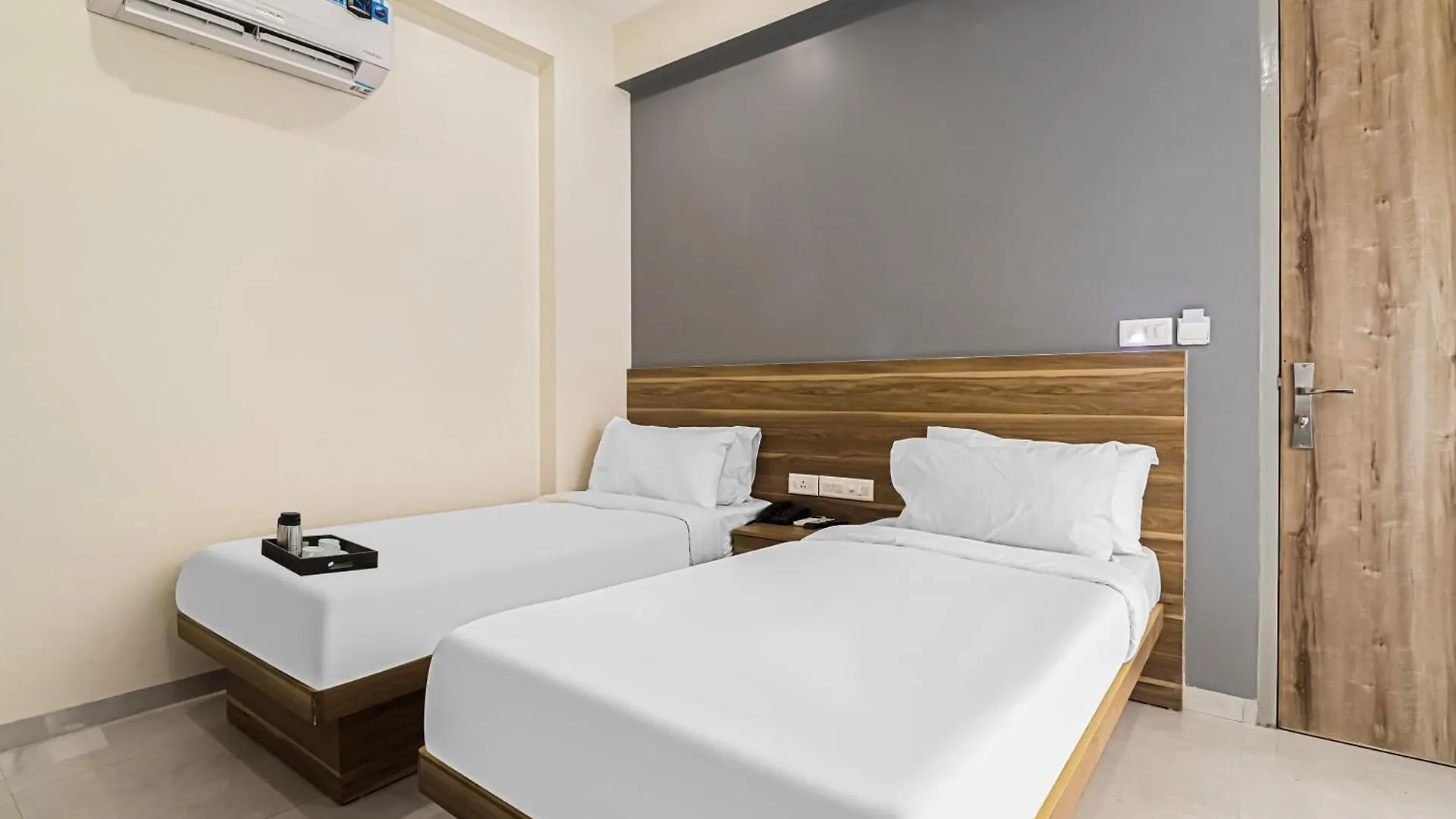 Townhouse Infinity Stays Near Appu Ghar Gurgaon Hotel