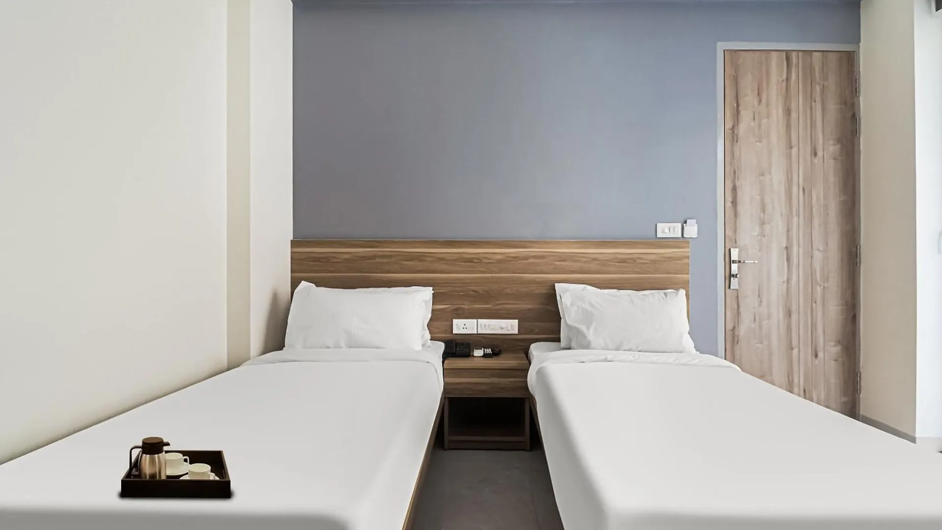 *** Hotel Townhouse Infinity Stays Near Appu Ghar Gurgaon India