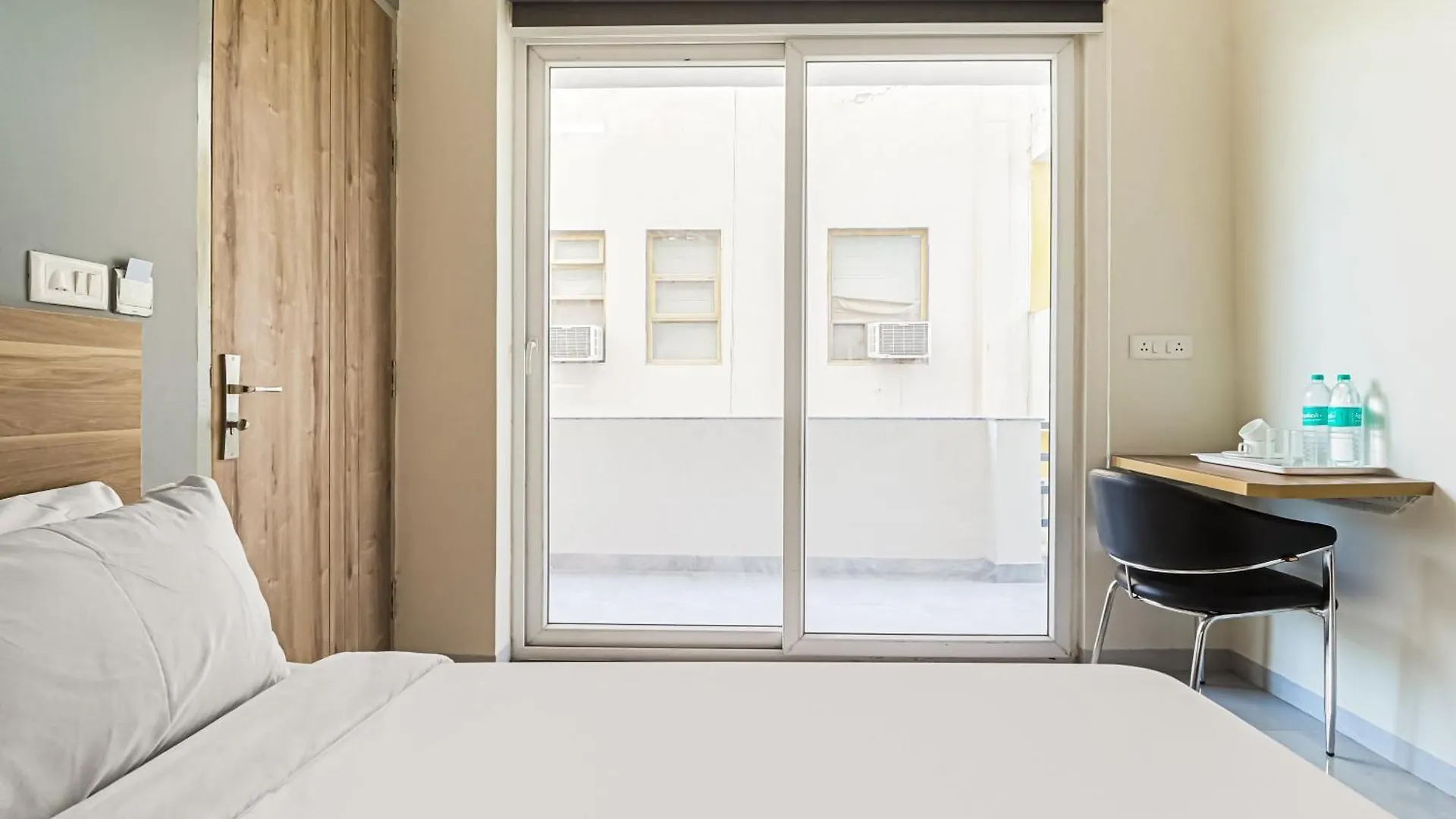 Townhouse Infinity Stays Near Appu Ghar Gurgaon Hotel